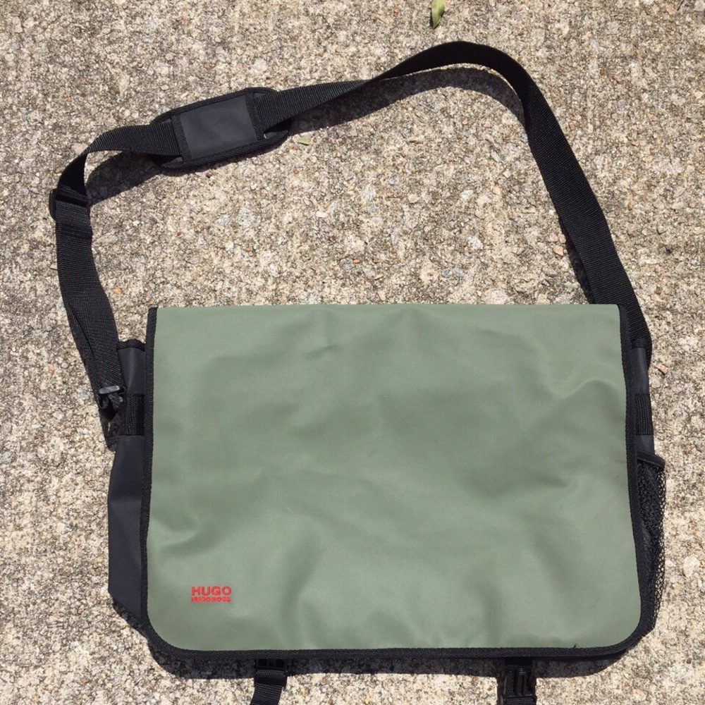 HUGO BOSS MESSENGER BAG
